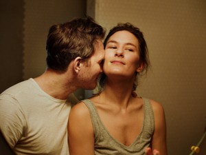 A tudat alatt követett mintákról és önszeretetről szóló norvég dráma, amelynél aktuálisabbat aligha látsz: pszichológust kérdeztünk a Szerethetőről