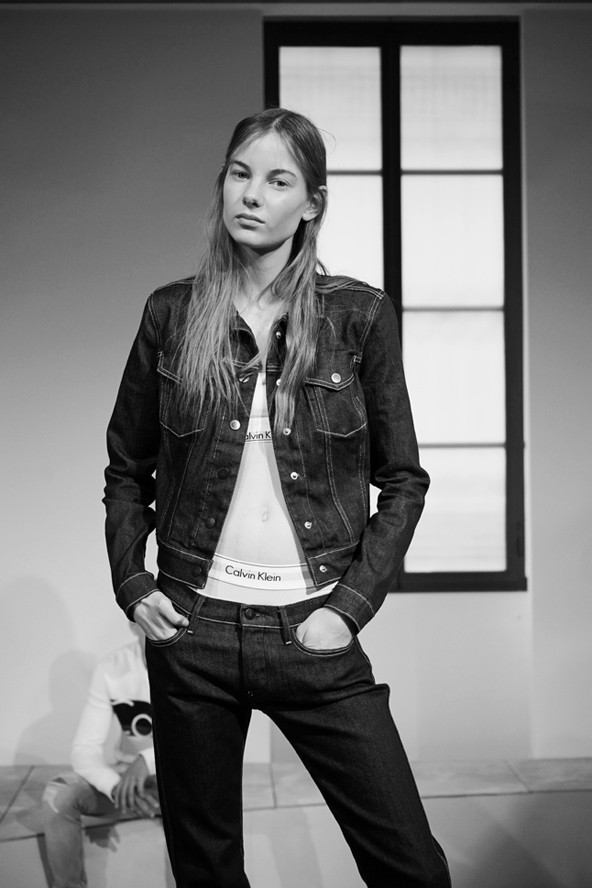 Egy csipetnyi Calvin Klein a délutáni kávé mellé!