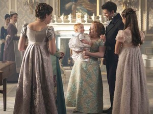 Így néznek ki a Bridgerton sztárjai a hétköznapokon, amikor senki nem látja őket