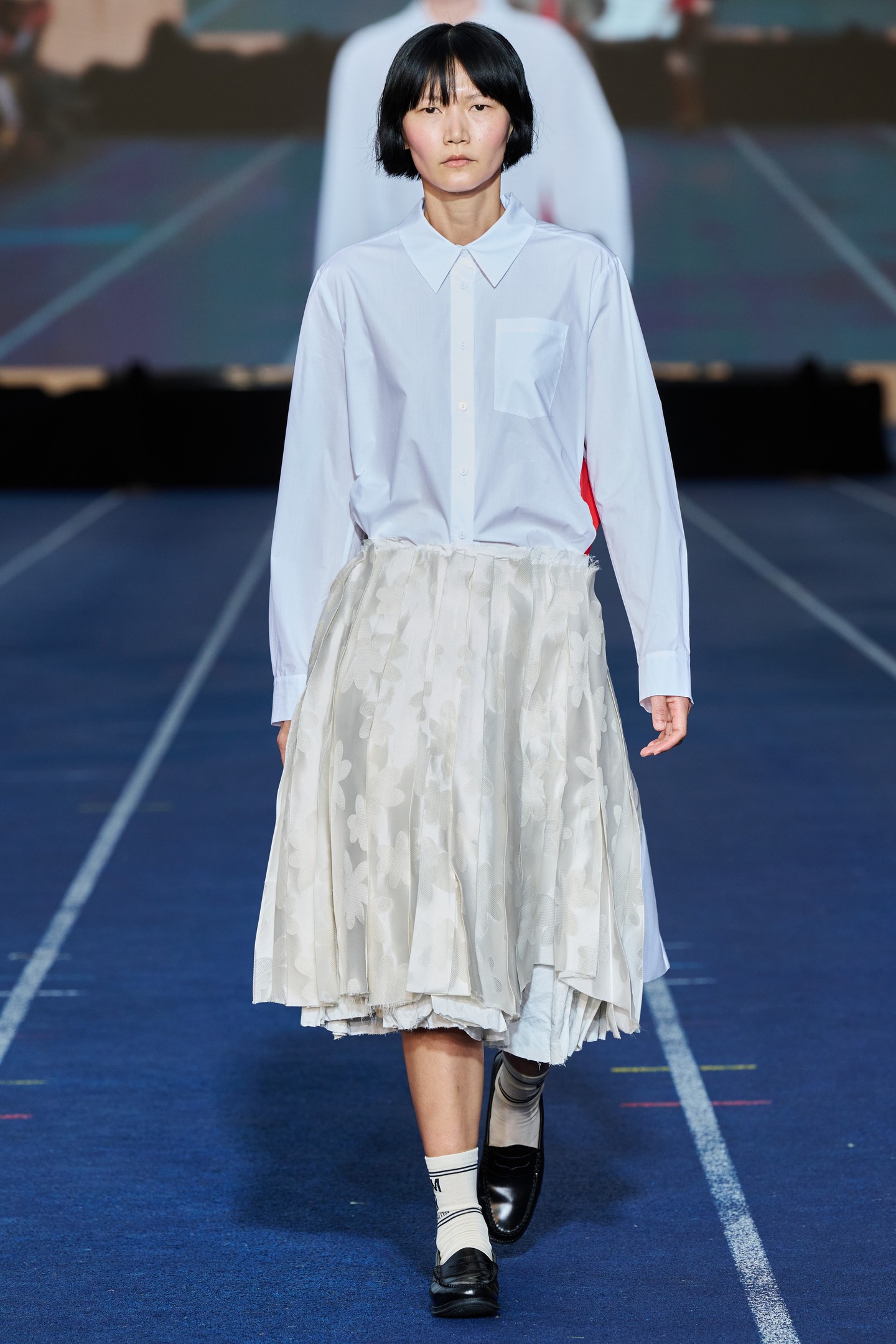 A Baum und Pferdgarten Office Olympics kollekciójának nyitó szettje a divatbemutatóról