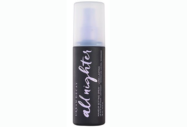 Urban Decay All Nighter fixáló spray 11470 Ft/118 ml (97,2 Ft/1 ml)