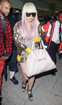 lady-gaga-200x-d00002E5De51636e9b822.jpg