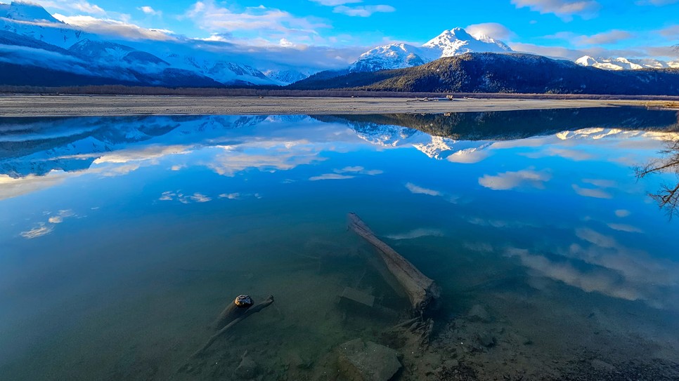 Lendvai Reni a tartalmaiban kiemeli a Yukonban lévő élet kihívásait és valóságát