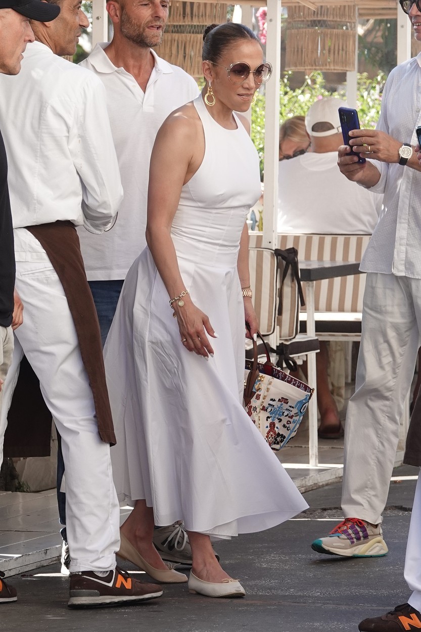 Jennifer Lopez felrobbantotta Caprit fenékriszálásával, videó is van róla!