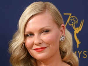 Szülése óta először a vörös szőnyegen Kirsten Dunst, és milyen gyönyörű