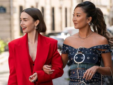 Az Emily Párizsban legújabb évada pikánsabb, mint gondolnád, csak úgy hemzseg a káprázatosan szép fehérneműktől