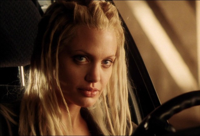 Angelina Jolie haja SZŐKE!