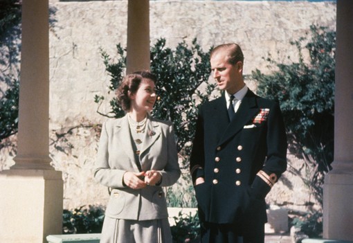 A monarchia legerősebb házassága: 10 fotó Erzsébet királynőről és Fülöp hercegről 