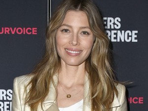 Jessica Biel a leglazább és legsikkesebb anyuka, ezzel a szettel bizonyította: