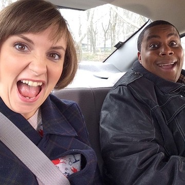 Lena Dunham az egyik legnagyobb inspiráció a lányok milliói számára. Nem csak saját készítésű sorozatával adta vissza a nők önbizalmát, hanem az Instagram-profilja is az életszeretet sugallja. @lenadunham