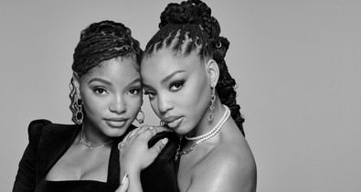 Magyar művész alkotásával újult meg a Pandora üzlete Budapesten