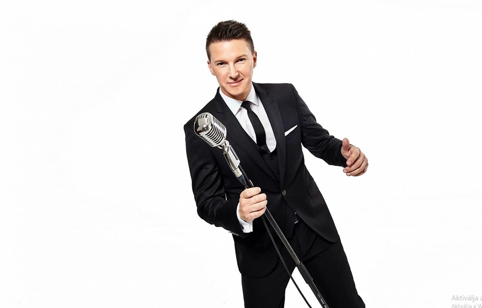 Ikonikus dalai mellett korábbi zenészpartnereket is meghívott az évfordulós koncertjére