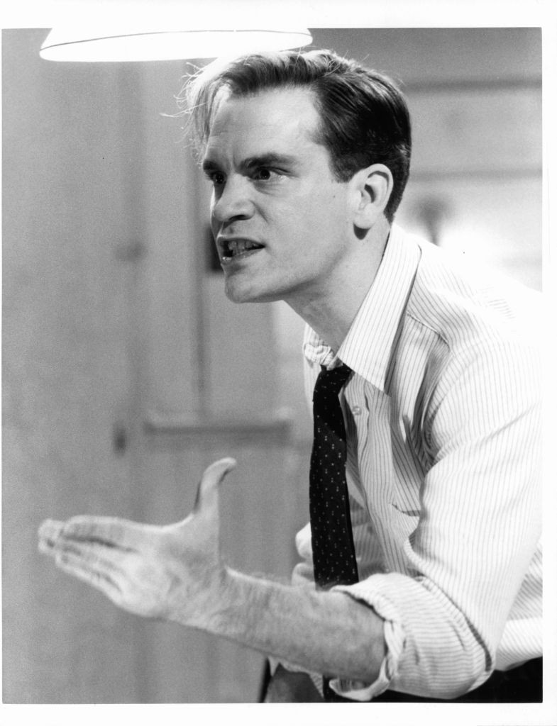 Egy ügynök halála (1985): John Malkovich zsenialitása már a 30-as évei elején is abban rejlett, hogy a sármos ficsúr karakteréből egyetlen szempillantás alatt képes volt átlényegülni egy feszültséggel teli, drámai karakterré. A CBS tévéfilmjében, Arthur Miller klasszikusának adaptációjában nyújtott alakításával bebizonyította, hogy nem csupán jóképű, de ijesztően tehetséges is.