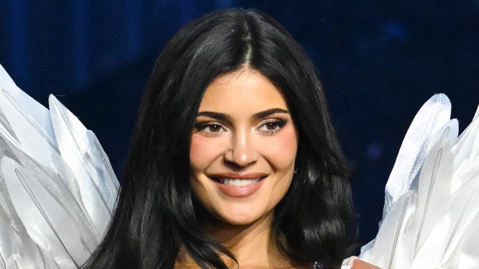 Ezúttal Kylie Jenner viselhette a gyémántokkal kirakott melltartót