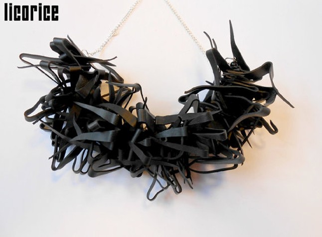 Így születik gyönyörű ékszerként újjá a bicikligumi