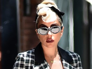 Lady Gaga szoknyájában egyáltalán nem lehet járni, de nagyon menő!