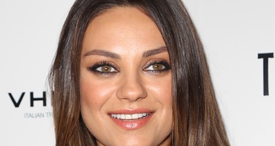 Végre megszületett Mila Kunis és Ashton Kutcher kislánya!