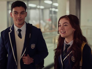 Ennyi idősek a való életben a Puszi: Kitty című Netflix-sorozat színészei