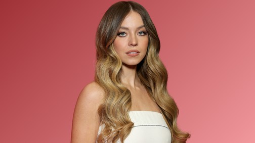 Sydney Sweeney istennőként ragyog a vörös szőnyegen, mintha csak Marilyn Monroe-t látnánk