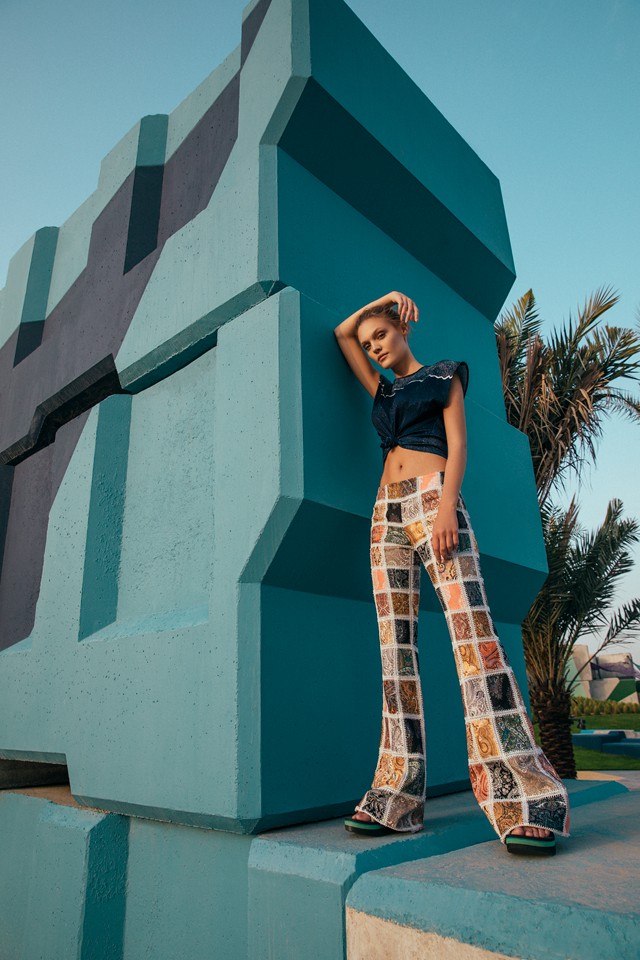 Exkluzív divatanyag: így viseld a nyár legmenőbb szandáljait