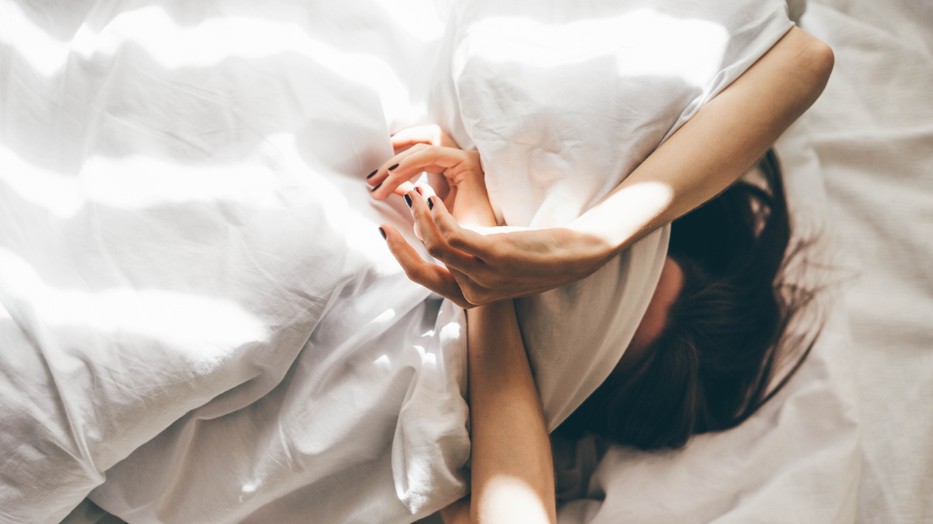 Nehezen ébredsz fel reggelenként? Ezekkel a tippekkel átalakíthatod az alvási rutinodat!