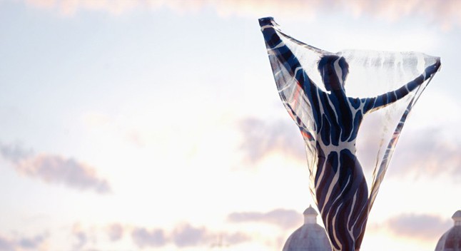 Cara Delevingne Rómában FENDI-ben