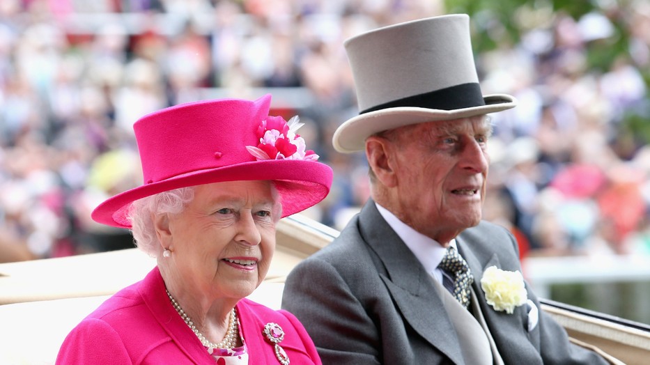 Fülöp herceg és Erzsébet királynő kapcsolatáról csak legekben lehet beszélni