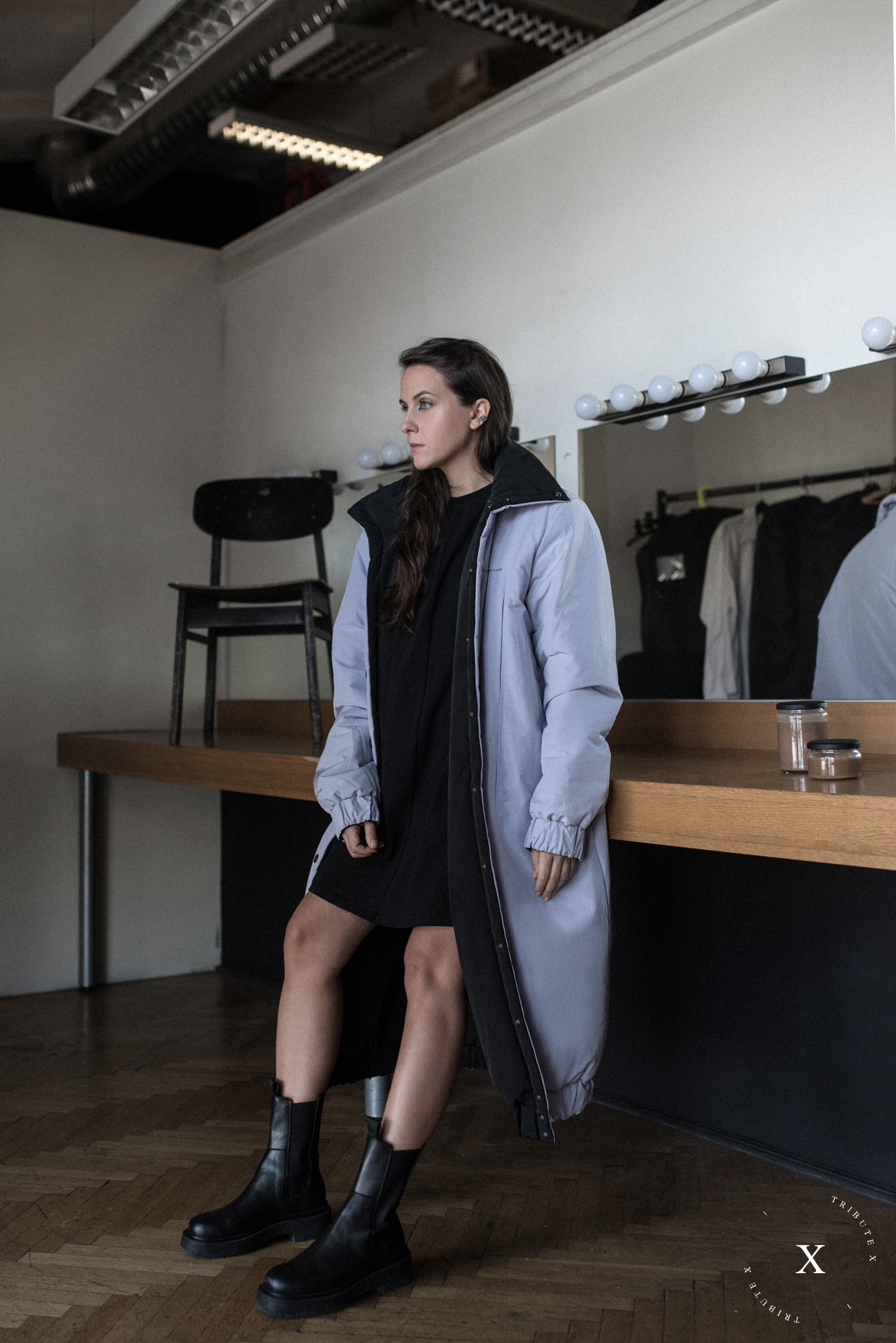 Eke Angéla színésznő a Szkénében mesélt a márkával való megismerkedésének különös körülményeiről és a Dóráéval párhuzamos küldetéséről: a tradicionális technikák beemeléséről a modern színházi világba.