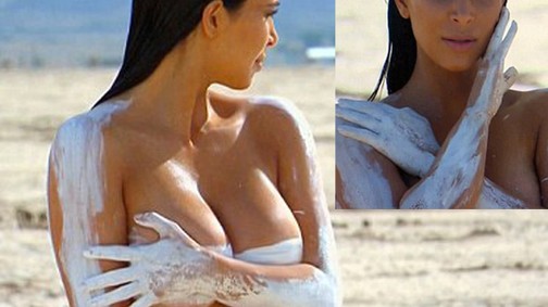 Kim Kardashian a sivatagban meztelenkedik
