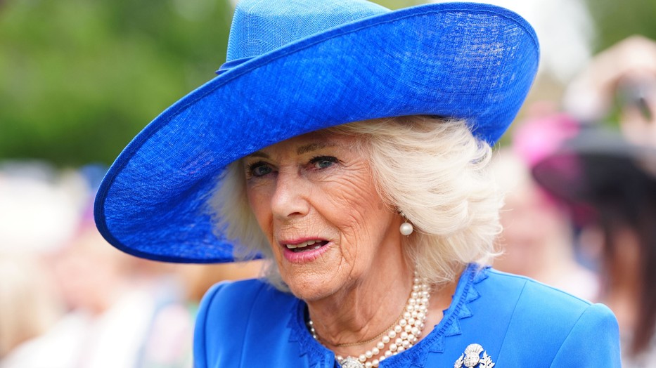 Kamilla királyné azonnal magára vonzotta a tekinteteket