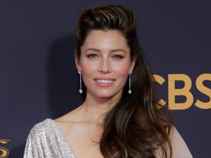 Jessical Biel mindenkit elkápráztatott az Emmy gálán