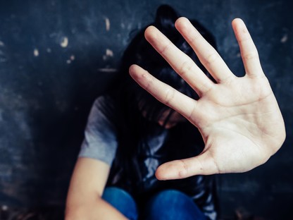 Most udvarol, vagy erőszakoskodik?