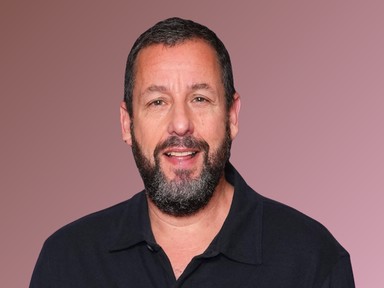 Adam Sandler a lányaival pózolt a vörös szőnyegen, Sunny és Sadie egyszerűen álomszépek
