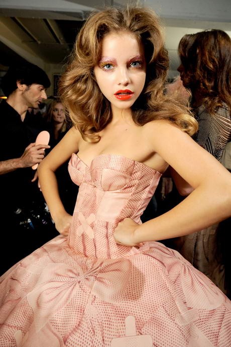 Az extravagáns sminkem a Giles Deacon show-n.