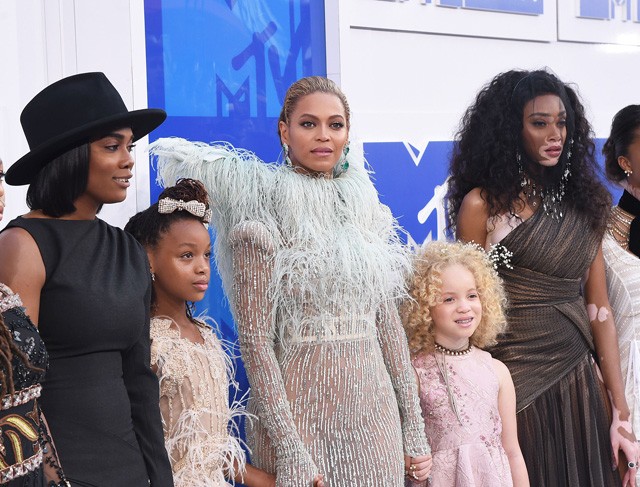 mtv vma, beyoncé, díjátadó, girl power, női egyenjogúság, jay-z, kim kardsahian, alicia keys, sean comb, diddy, kanye west