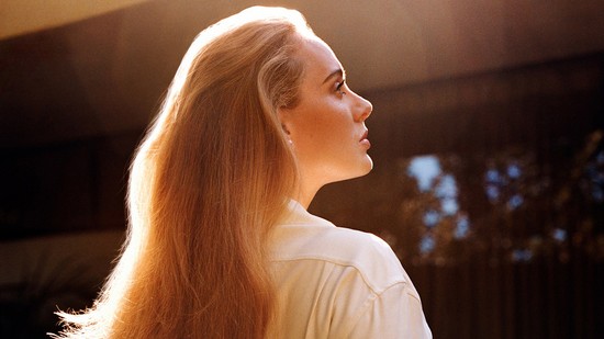 Adele új fotóival felrobbantotta az internetet - Két Vogue kiadás címlapján is szerepel