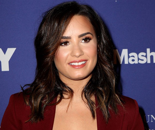 demi lovato, szőke, hajszín, hajfestés, instargam, popsztár, szőkítés