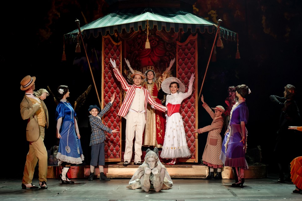 Miklós arról mesél, hogyan nőtt fel gyorsan az egyetem első évei alatt, és miként vált „teljes értékű” színésszé a Bonnie és Clyde előadásával.