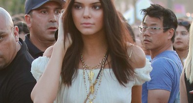 Már Kendall Jenner sem hord melltartót