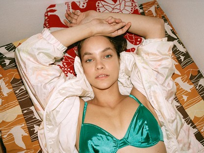 Palvin Barbara úgy, ahogy még soha nem láttad - Érzelmes fotósorozat Tombor Zoltán által