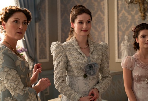 Ragyognál, mint Francesca Bridgerton? 8 ikonikus highlighter, amivel bájos csillogást kölcsönözhetsz az arcodnak