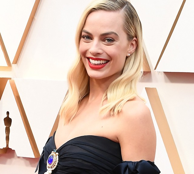 Margot Robbie tudja, milyen ruhában lehet túlélni ezt a hőséget