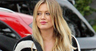 Hilary Duff új frizuráját látnod kell, mert tökéletes
