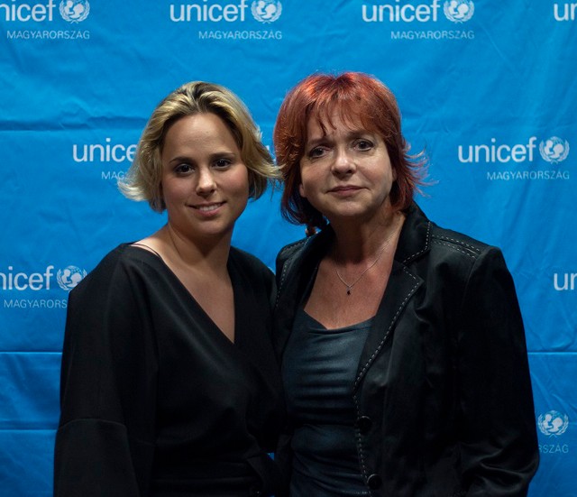 Híres édesanyák és lányaik vallottak az önbizalomról a Radnóti Színházban