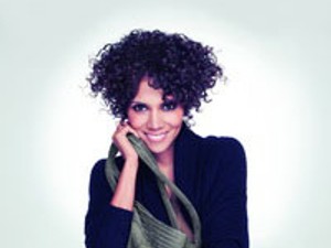 Halle Berry új cipői a Deichmannban