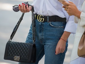 Az emberek úgy szórják a pénzt a luxusholmikra, mintha nem lenne holnap