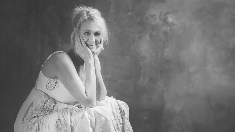 „A Szex és New Yorknak köszönhetem, hogy önmagam lehetek” - Spilák Klárával, Carrie Bradshaw magyar hangjával beszélgettünk