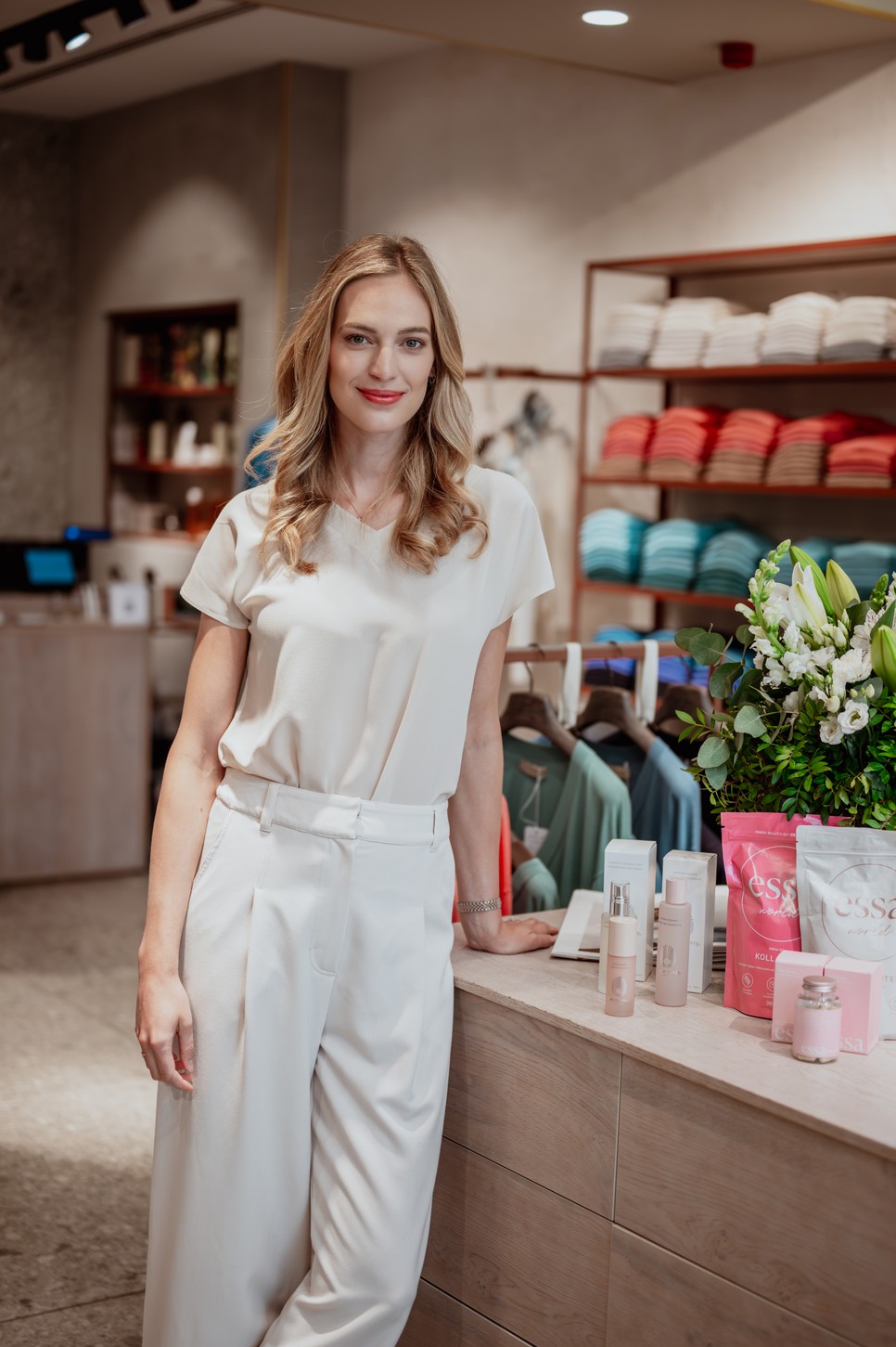 Axente Vanessa a Falconeri exkluzív eseményén, ahol jelent volt a szépségápmárkája az Essa Worls és az Omorovicza is