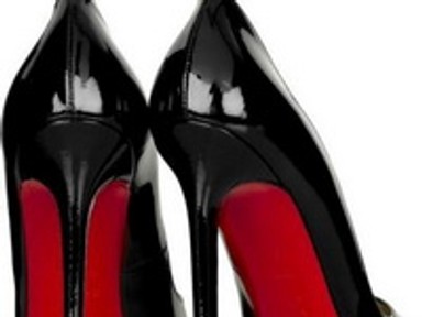 Pert nyert a Zara a Louboutin ellen