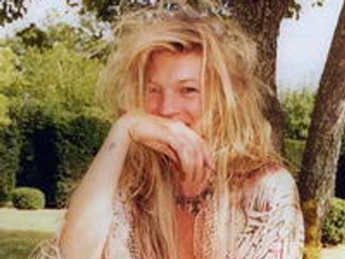 Lehangoló fotósorozat a szupermodellről